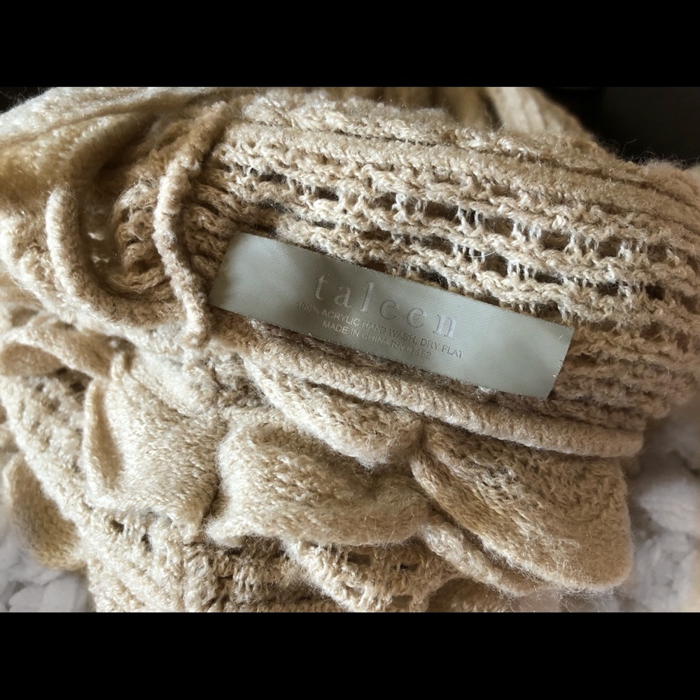 🍁NEW🍁 Taleen Infinity Scarf - Picture 3 of 4